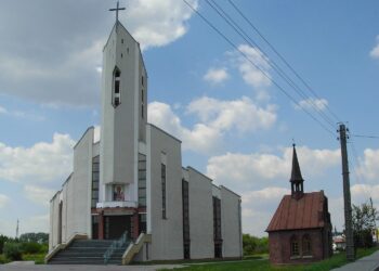 Parafia Matki Bożej Królowej Polski i św. Jana Kantego w Sandomierzu / wikipedia.pl