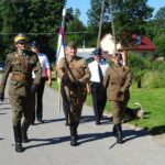 05.07.2020. Wola Grójecka. Uroczystości upamiętniające poległych żołnierzy 7 lipca 1944 roku. Na zdjęciu (po lewej): Dionizy Krawczyński - prezes Stowarzyszenia Rekonstrukcji Historycznych „Jodła” / Emilia Sitarska / Radio Kielce