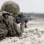 Ćwiczenia na strzelnicy z wykorzystaniem karabinka GROT / Jacek Szydlowski / Jacek Szydłowski/DWOT