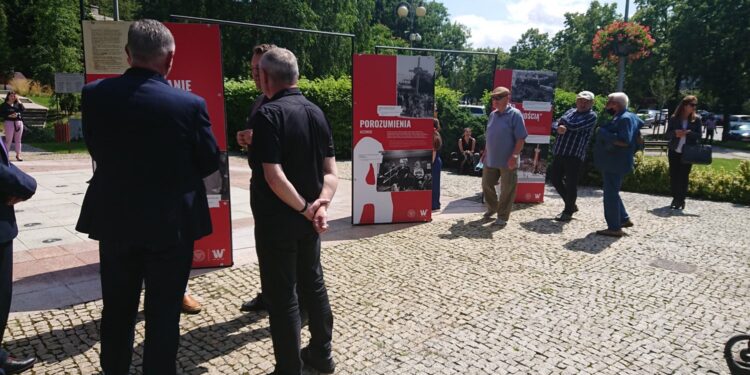 21.07.2020 Starachowice. Wystawa Tu rodziła się Solidarność / Anna Głąb / Radio Kielce