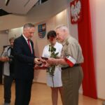 31.07.2020. Kielce. Wręczenie państwowych odznaczeń. Na zdjęciu: Zbigniew Koniusz - wojewoda świętokrzyski i Zdzisław Jerzy Kowalski / Magdalena Blicharska / Radio Kielce