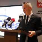 05.08.2020. Kielce. Konferencja prasowa dotycząca zakupu sprzętu do badań w zakresie COVID-19. Na zdjęciu: Zbigniew Koniusz - wojewoda świętokrzyski / Świętokrzyski Urząd Wojewódzki w Kielcach