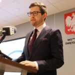 05.08.2020. Kielce. Konferencja prasowa dotycząca zakupu sprzętu do badań w zakresie COVID-19. Na zdjęciu: Andrzej Śliwka - wiceminister aktywów państwowych / Świętokrzyski Urząd Wojewódzki w Kielcach
