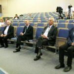 05.08.2020 Kielce. Konferencja przed finałem szóstych europejskich zawodów łazików marsjańskich. Na zdjęciu (od lewej): marszałek Andrzej Bętkowski, poseł Krzysztof Lipiec, wojewoda Zbigniew Koniusz, Wiesław Trąmpczyński - rektor Politechniki Świętokrzyskiej i Zbigniew Koruba - rektor-elekt Politechniki Świętokrzyskiej / Zbigniew Masternak / UMWŚ