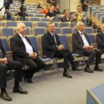 05.08.2020 Kielce. Konferencja przed finałem szóstych europejskich zawodów łazików marsjańskich. Na zdjęciu (od lewej): marszałek Andrzej Bętkowski, poseł Krzysztof Lipiec, wojewoda Zbigniew Koniusz, Wiesław Trąmpczyński - rektor Politechniki Świętokrzyskiej i Zbigniew Koruba - rektor-elekt Politechniki Świętokrzyskiej / Zbigniew Masternak / UMWŚ