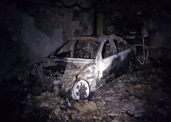 Spłonął jeden z samochodów znajdujących się w podziemnym garażu / Bydgoszcz 998