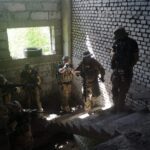 Osoby grające w airsoft / Patryk Wójcik / Radio Kielce