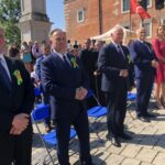 30.08.2020 Sandomierz. Powiatowe Święto Plonów połączone z Dożynkami Diecezjalnymi. Na zdjęciu (od lewej): Waldemar Maruszczak - kierownik biura ARiMR w Sandomierzu, poseł Marek Kwitek, Marek Jońca - członek zarządu województwa. / Grażyna Szlęzak-Wójcik / Radio Kielce