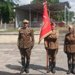 09.08.2020. Jędrzejów. 55. Marsz Szlakiem I Kompani Kadrowej. Msza w Klasztorze Ojców Cystersów. Na zdjęciu (z prawej): Dionizy Krawczyński - komendant marszu / Ewa Pociejowska-Gawęda / Radio Kielce