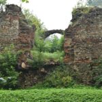 Nietrzeźwy w zamkowej fosie. O włos od tragedii