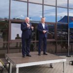 31.08.2020. Chęciny. Testy na obecność koronawirusa dla nauczycieli z gminy Chęciny. Na zdjęciu (od lewej): Krzysztof Lipiec - lider świętokrzyskich struktur PiS i Robert Jaworski - burmistrz Chęcin / Michał Kita / Radio Kielce