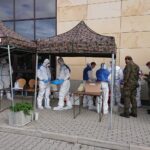 31.08.2020. Chęciny. Testy na obecność koronawirusa dla nauczycieli z gminy Chęciny / Michał Kita / Radio Kielce