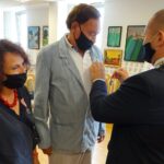 04.08.2020. Jędrzejów. Uroczystość 50-leciapożycia małżeńskiego. Anna Kwaśnik-Gliwińska i Tadeusz Gliwiński. Medale wręcza Marcin Piszczek - burmistrz Jędrzejowa / Ewa Pociejowska-Gawęda / Radio Kielce