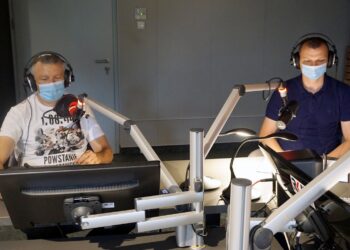 03.08.2020. Kielce. Punkty Widzenia. Na zdjęciu (od lewej): dr n. med. Wojciech Przybylski - specjalista pediatra, zdrowia publicznego i zakażeń szpitalnych; dyrektor Szpitala Św. Łukasza w Końskich, mł. asp. Damian Janus - zespół prasowy Komendy Wojewódzkiej Policji w Kielcach / Kamil Król / Radio Kielce