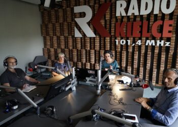 24.08.2020 Radio Kielce. Punkty widzenia. Na zdjęciu (od lewej): Bogusław Kmieć - Straż Miejska w Kielcach, Ewa Maruszak - prezes Spółdzielni Budowlano-Mieszkaniowej „Pionier" w Kielcach, Magdalena Sitek - Radio Kielce i Zbigniew Piątek - wójt gminy Piekoszów / Dionizy Krawczyński / Radio Kielce