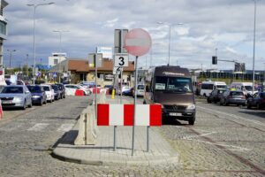 31.08.2020. Kielce. Tymczasowy dworzec autobusowy na Placu Niepodległości / Piotr Kwaśniewski / Radio Kielce