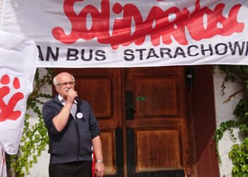 31.08.2020 Starachowice. Uroczystości z okazji 40. rocznicy powstania Solidarności. Na zdjęciu  przewodniczący NSZZ Solidarność MAN Bus, Pkc i Apleona Jan Seweryn / Anna Głąb / Radio Kielce