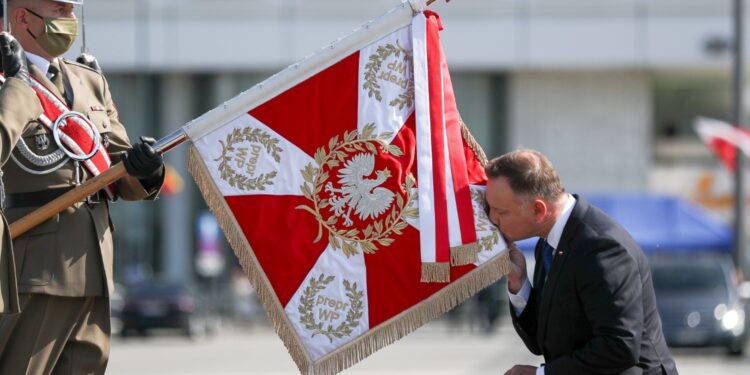 06.08.2020. Warszawa. Prezydent Andrzej Duda przyjął zwierzchnictwo nad siłami zbrojnymi. Na zdjęciu (po prawej): prezydent Andrzej Duda / KPRP