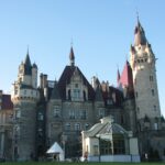 Muzyczne podróże. Opolszczyzna - Zamek w Mosznej / Robert Felczak / Radio Kielce