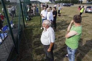 09.08.2020. Pawłów. Otwarcie pełnowymiarowego boiska do piłki nożnej / Jarosław Kubalski / Radio Kielce