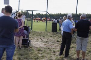 09.08.2020. Pawłów. Otwarcie pełnowymiarowego boiska do piłki nożnej / Jarosław Kubalski / Radio Kielce