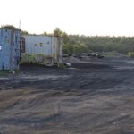 06.08.2020. Niewachlów. Działka na której ma powstać przetwórnia odpadów