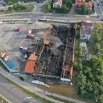 25.08.2020 Kielce. Dogaszanie pożaru marketu Lidl przy ulicy Piekoszowskiej / Jarosław Kubalski / Radio Kielce