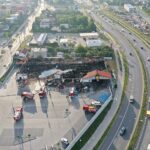 25.08.2020 Kielce. Dogaszanie pożaru marketu Lidl przy ulicy Piekoszowskiej / Jarosław Kubalski / Radio Kielce