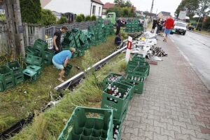 04.08.2020. Morawica. Wypadek ciężarówki przewożącej piwo / Jarosław Kubalski / Radio Kielce