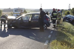 06.08.2020. Ruda Maleniecka. Zderzenie trzech pojazdów / Jarosław Kubalski / Radio Kielce