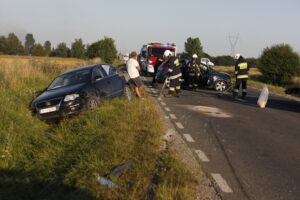 06.08.2020. Ruda Maleniecka. Zderzenie trzech pojazdów / Jarosław Kubalski / Radio Kielce