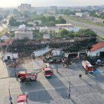 25.08.2020 Kielce. Dogaszanie pożaru marketu Lidl przy ulicy Piekoszowskiej / Jarosław Kubalski / Radio Kielce