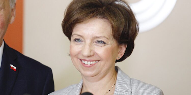 Maląg: chcemy na stałe wprowadzić pracę zdalną do Kodeksu pracy - Radio Kielce 03.07.2020. Starachowice. Wizyta minister rodziny, pracy i polityki społecznej Marleny Maląg. Na zdjęciu: minister Marlena Maląg / Jarosław Kubalski / Radio Kielce