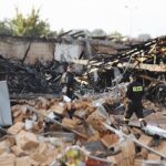 25.08.2020 Kielce. Dogaszanie pożaru marketu Lidl przy ulicy Piekoszowskiej / Jarosław Kubalski / Radio Kielce