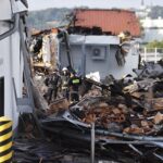 25.08.2020 Kielce. Dogaszanie pożaru marketu Lidl przy ulicy Piekoszowskiej / Jarosław Kubalski / Radio Kielce