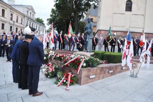 31.08.2020 Kielce. 40. rocznica powstania Solidarności. Złożenie kwiatów pod pomnikiem księdza Jerzego Popiełuszki / Jarosław Kubalski / Radio Kielce