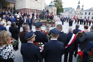 31.08.2020 Kielce. 40. rocznica powstania Solidarności. Złożenie kwiatów pod pomnikiem księdza Jerzego Popiełuszki / Jarosław Kubalski / Radio Kielce