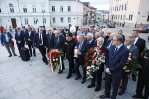 31.08.2020 Kielce. 40. rocznica powstania Solidarności. Złożenie kwiatów pod pomnikiem księdza Jerzego Popiełuszki / Jarosław Kubalski / Radio Kielce