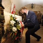 05.08.2020 Kraków. Marsz Szlakiem I Kompanii Kadrowej. Kwiaty składa Jan Józef Kasprzyk - szef Urzędu do Spraw Kombatantów i Osób Represjonowanych / Jarosław Kubalski / Radio Kielce