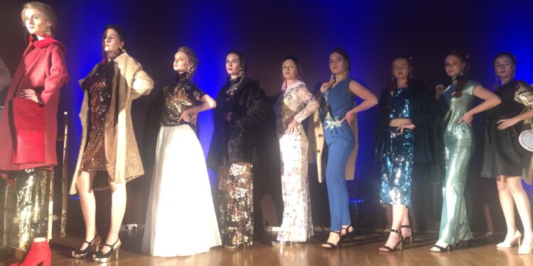 16.10.2019 Sandomierz. Pokaz mody Justyny Wesołowskiej w Muzeum Okręgowym w Sandomierzu / Grażyna Szlęzak-Wójcik / Radio Kielce