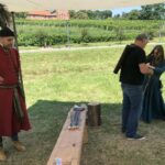 01.08.2020. Sandomierz. Strzelanie z łuku do słomianej tarczy / Grażyna Szlęzak-Wójcik / Radio Kielce