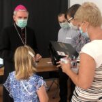 26.08.2020. Sandomierz. Akcja „Tornister pełen uśmiechów” / Grażyna Szlęzak-Wójcik / Radio Kielce