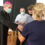 26.08.2020. Sandomierz. Akcja „Tornister pełen uśmiechów” / Grażyna Szlęzak-Wójcik / Radio Kielce