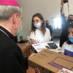 26.08.2020. Sandomierz. Akcja „Tornister pełen uśmiechów” / Grażyna Szlęzak-Wójcik / Radio Kielce