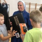 26.08.2020. Sandomierz. Akcja „Tornister pełen uśmiechów” / Grażyna Szlęzak-Wójcik / Radio Kielce