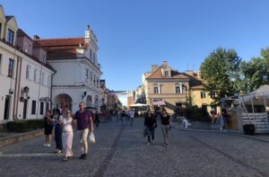 30.08.2020 Sandomierz. Turyści zwiedzają miasto / Grażyna Szlęzak-Wójcik / Radio Kielce