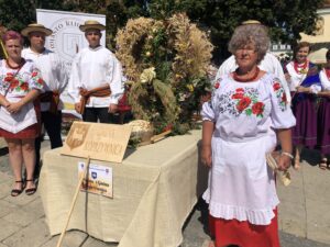 30.08.2020 Sandomierz. Powiatowe Święto Plonów połączone z Dożynkami Diecezjalnymi / Grażyna Szlęzak-Wójcik / Radio Kielce