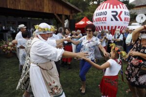 30.08.2020. Tokarnia. Gala finałowa konkursu „Jawor - u źródeł kultury” / Jarosław Kubalski / Radio Kielce