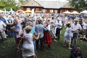 30.08.2020. Tokarnia. Gala finałowa konkursu „Jawor - u źródeł kultury” / Jarosław Kubalski / Radio Kielce