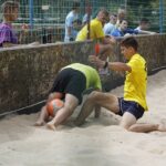 01.08.2020 Kielce. Basen przy ulicy Szczecińskiej. Turniej piłki nożnej plażowej  / Jarosław Kubalski / Radio Kielce